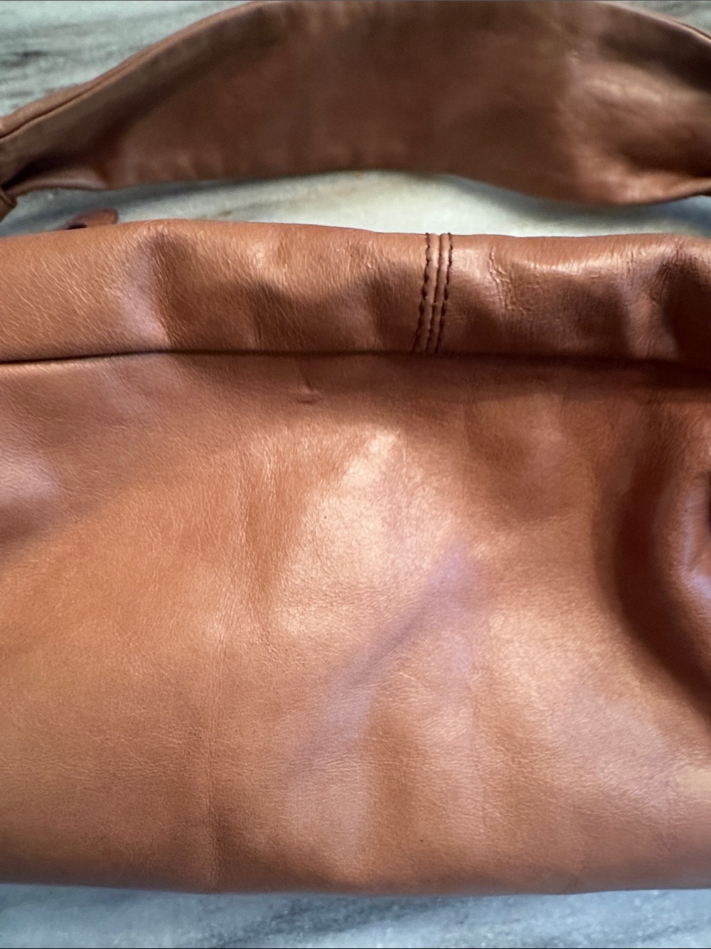 HOBO INTERNATIONAL SLOUCHY SHOULDER BAG - Picture 11 of 14